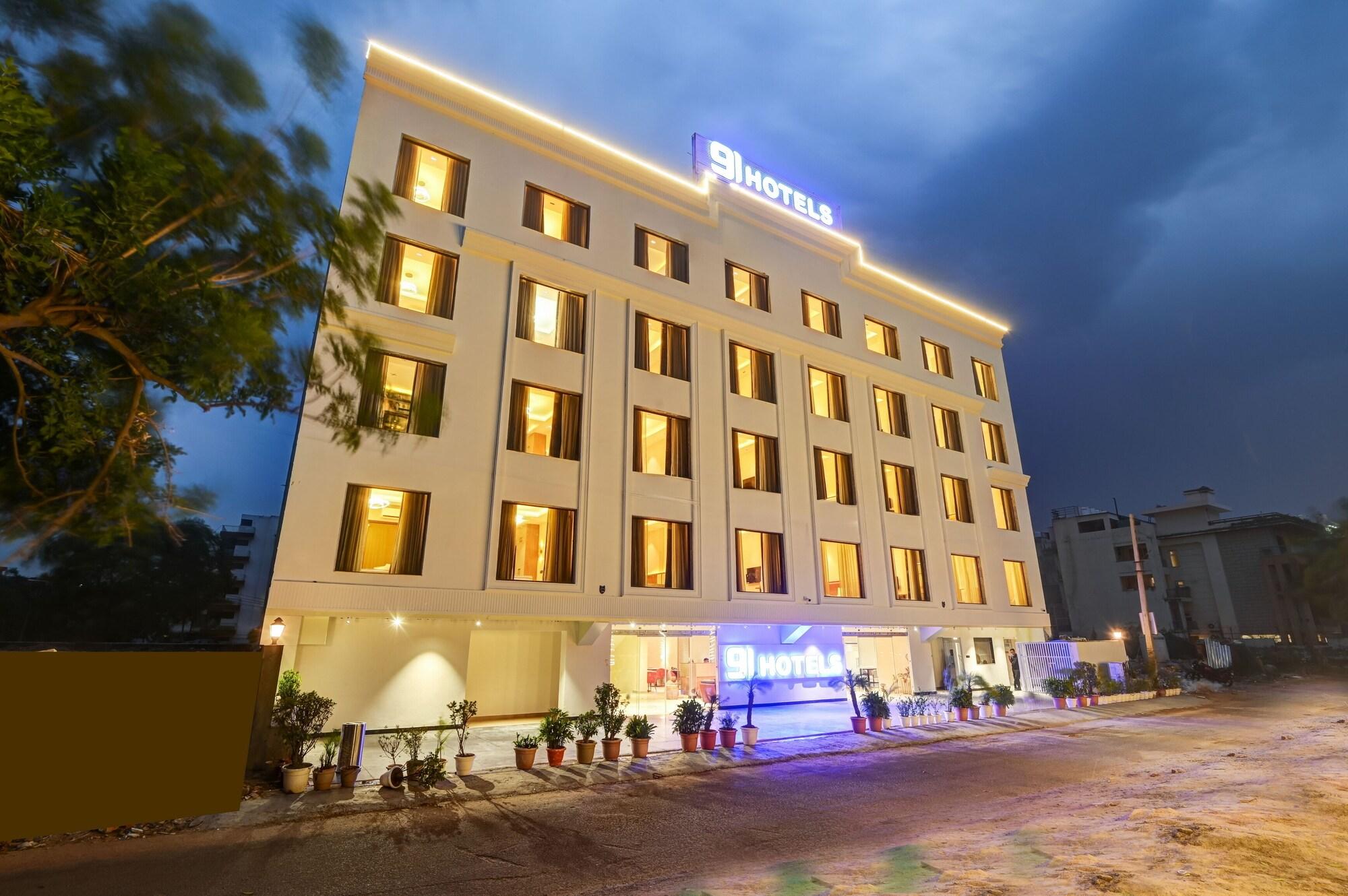 Hotel 91 City Centre Sector 52 4/50