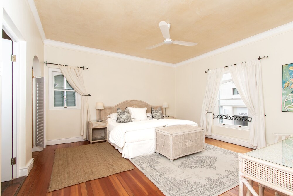 Auberge Burgundy Guest House Hermanus 20/43