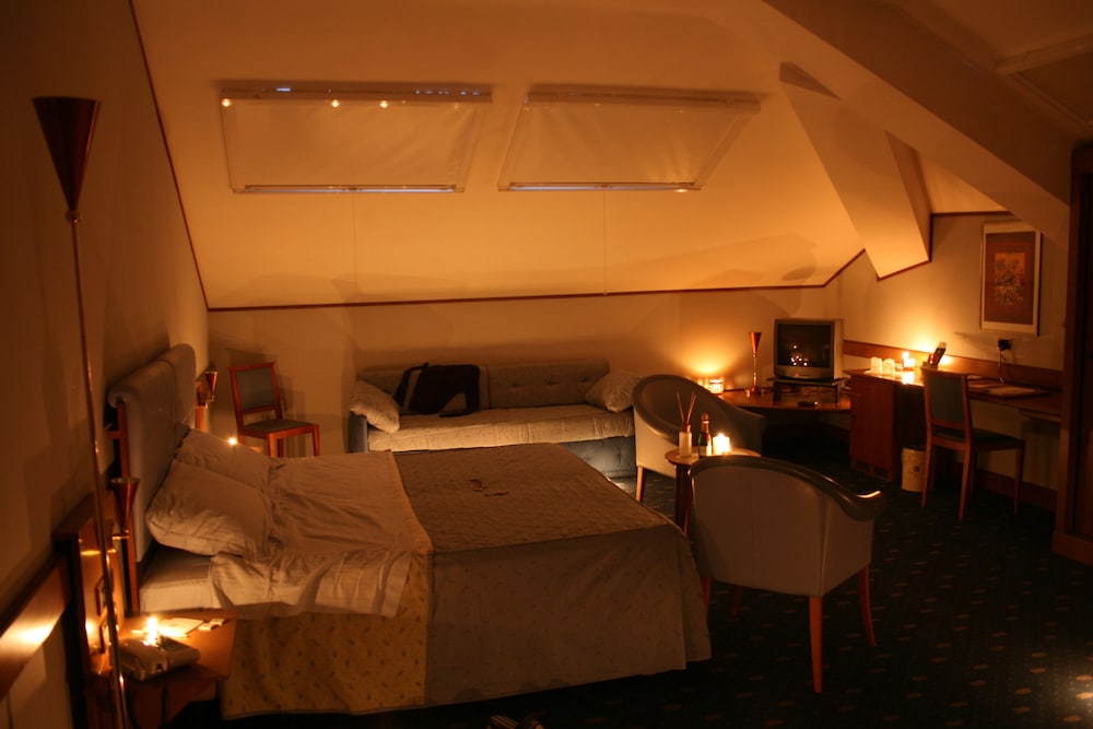 Hotel Del Campo 41/64