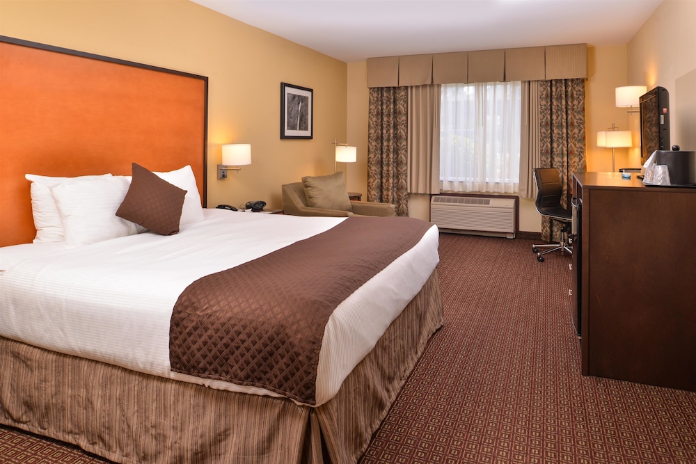Best Western Cascade Inn & Suites 11/54