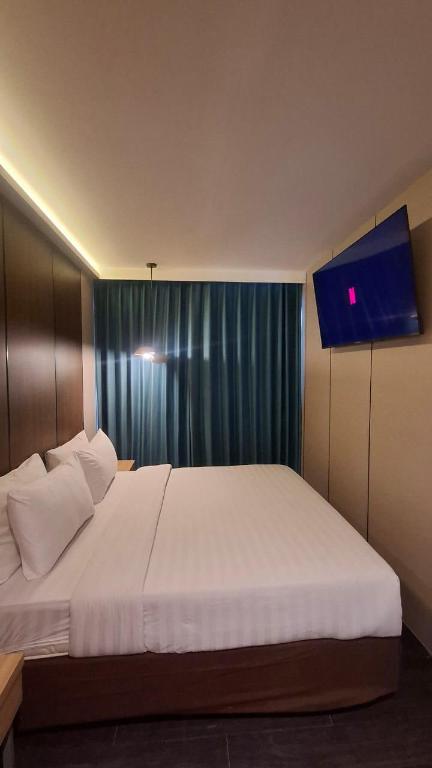Feature, Suite, Single Bed