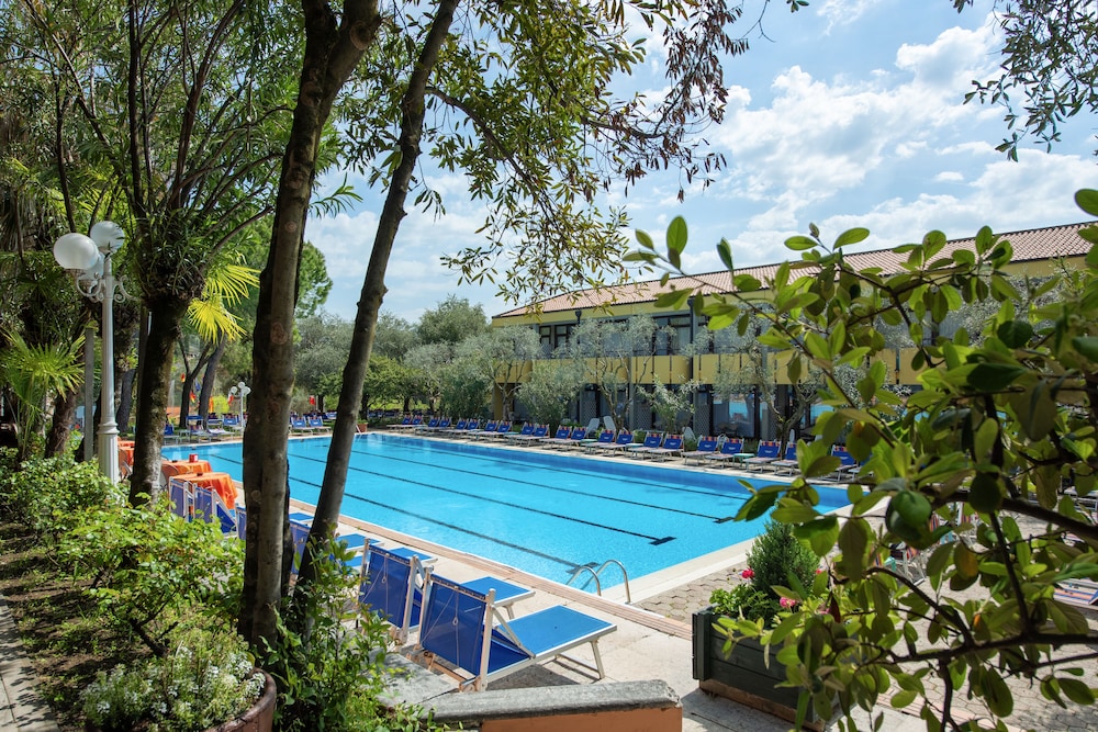 Sport Hotel Olimpo 4/65