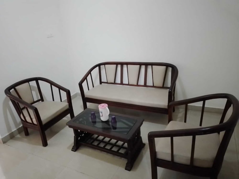 RJ INN HOTEL 27/36
