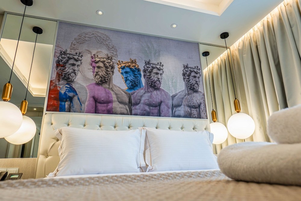 Gate Twenty Two Boutique Hotel 30/35