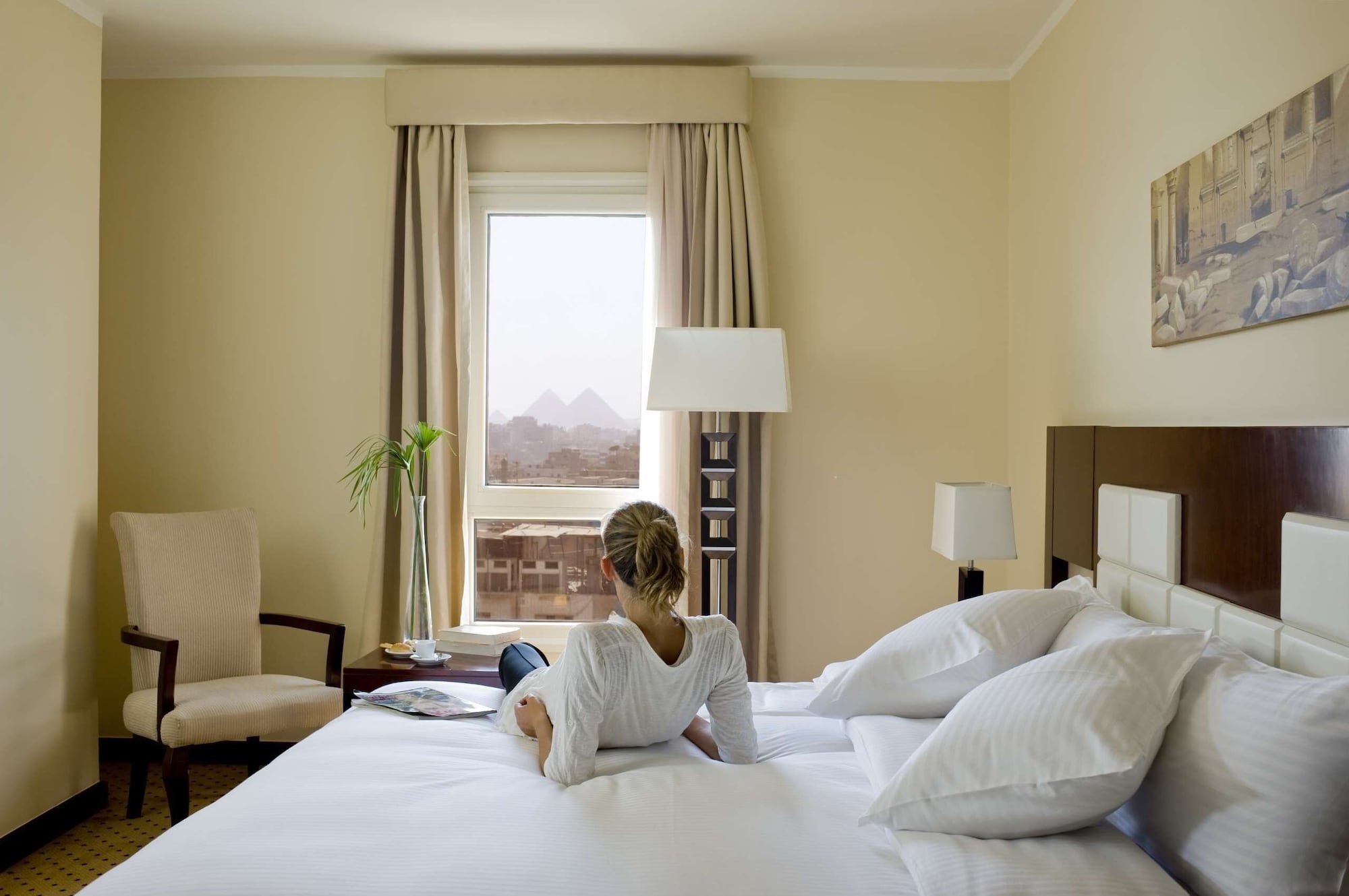 Superior, King Bed, Pyramids View