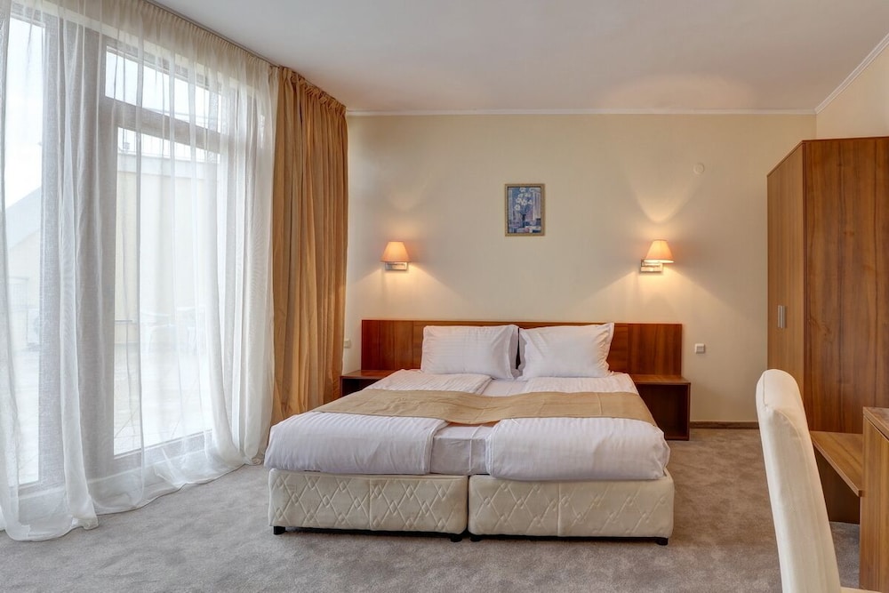 HOTEL CONTINENTAL 15/41