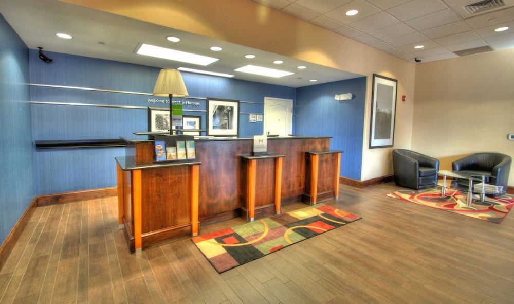 HOLIDAY INN EXPRESS WEST JEFFERSON 7/49