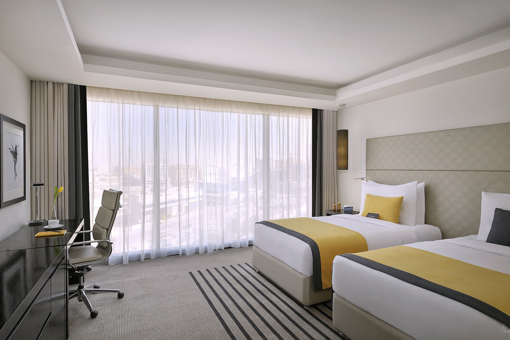 GRAND, TWIN BEDS