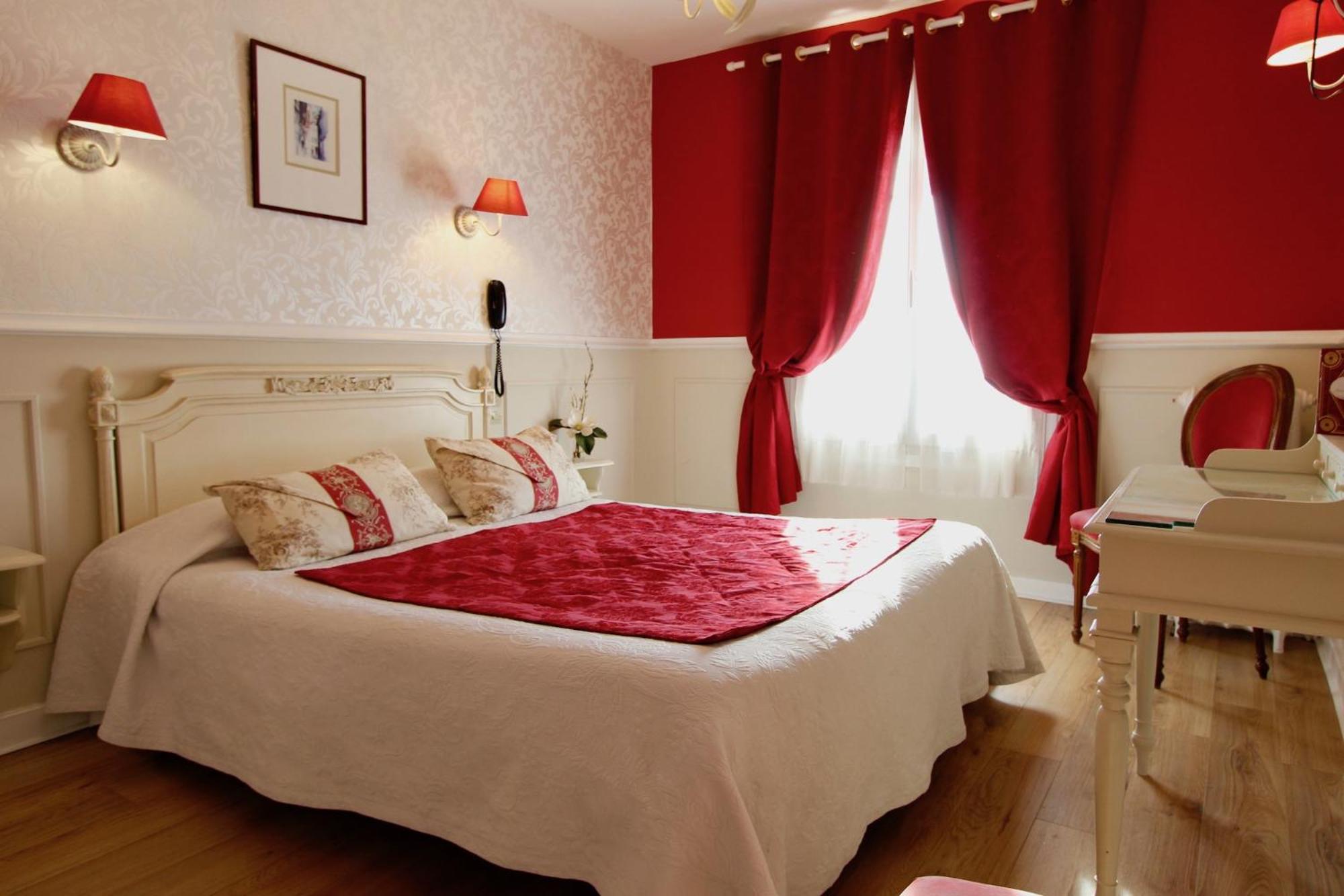 Adjoining, Family, Double and Twin Beds