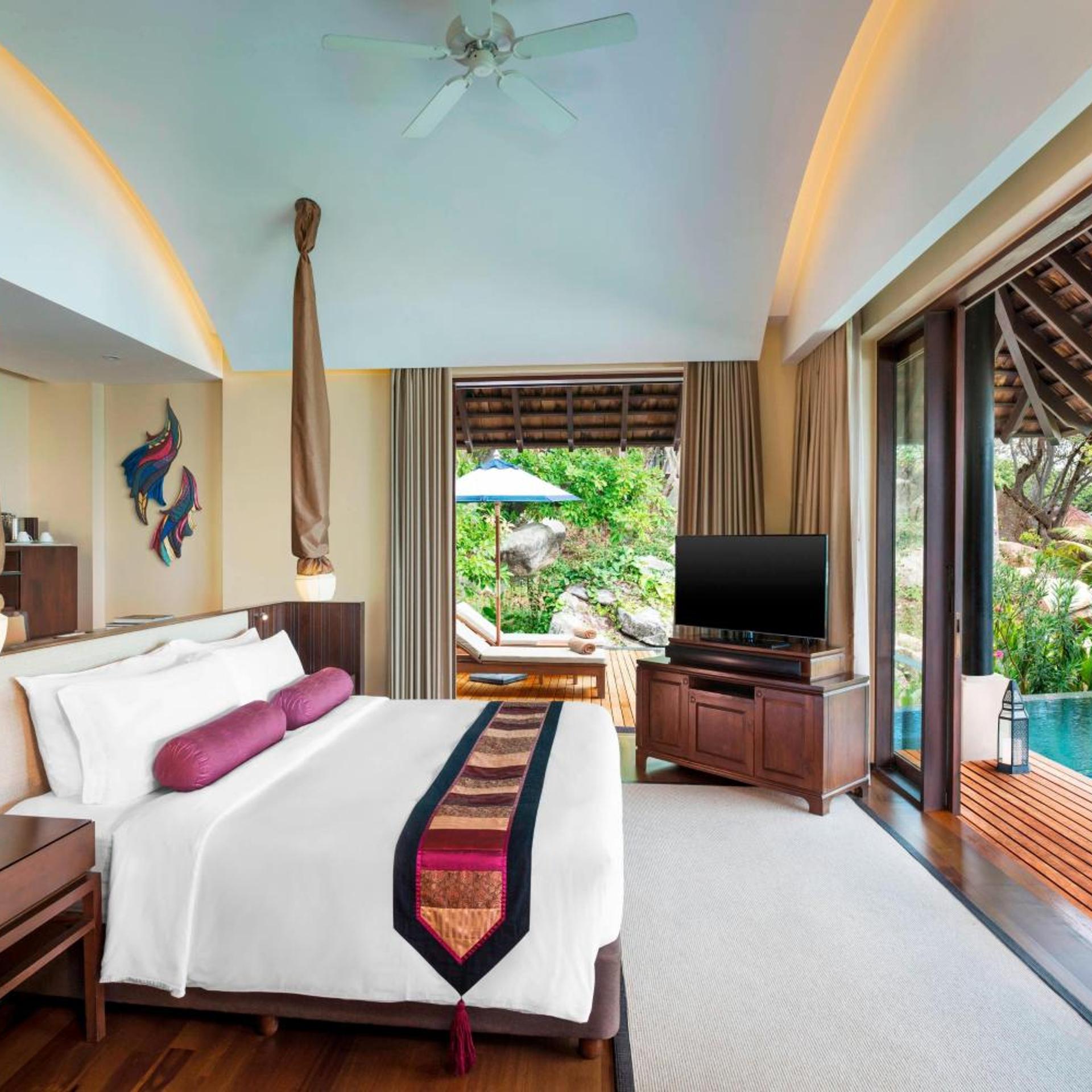 Pool, Tropical, Villa, King Bed, Sofa
