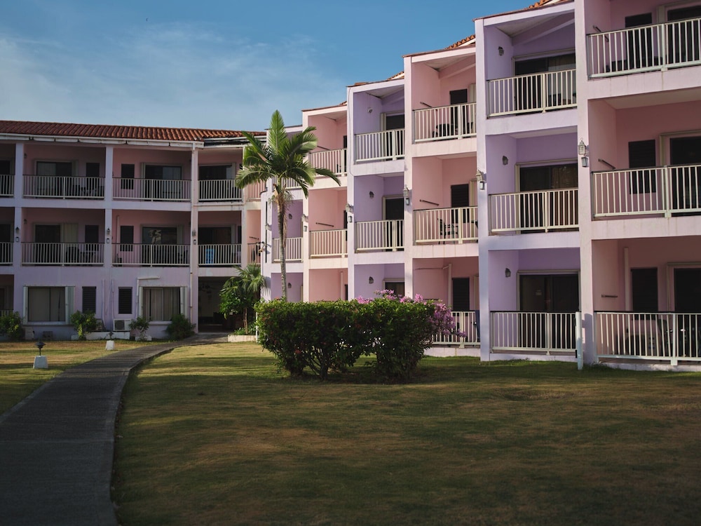Allamanda Beach Resort 3/47