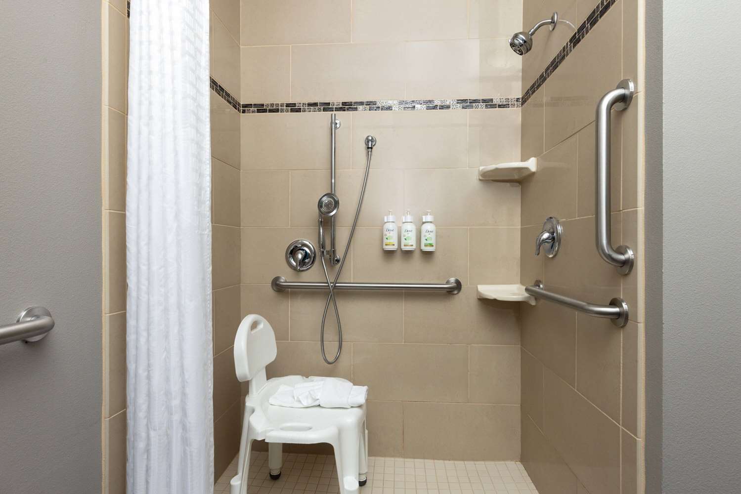 La Quinta Inn Suites By Wyndham Sioux Falls 52/55