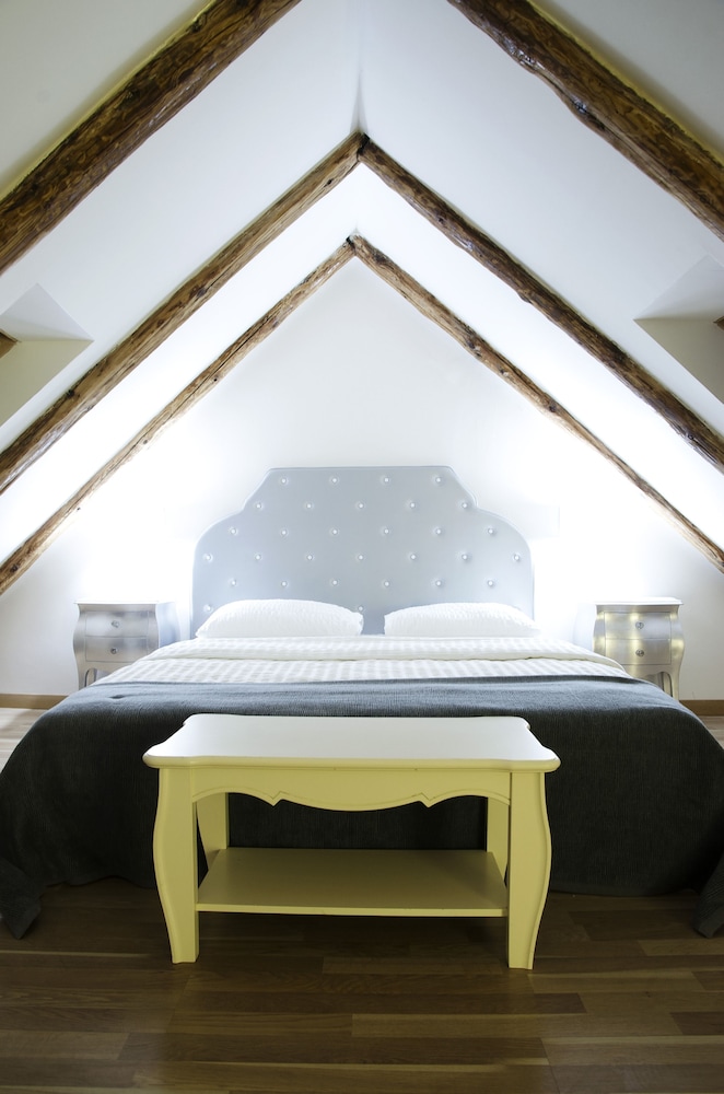 Dolce Vita Suites Hotel 27/48