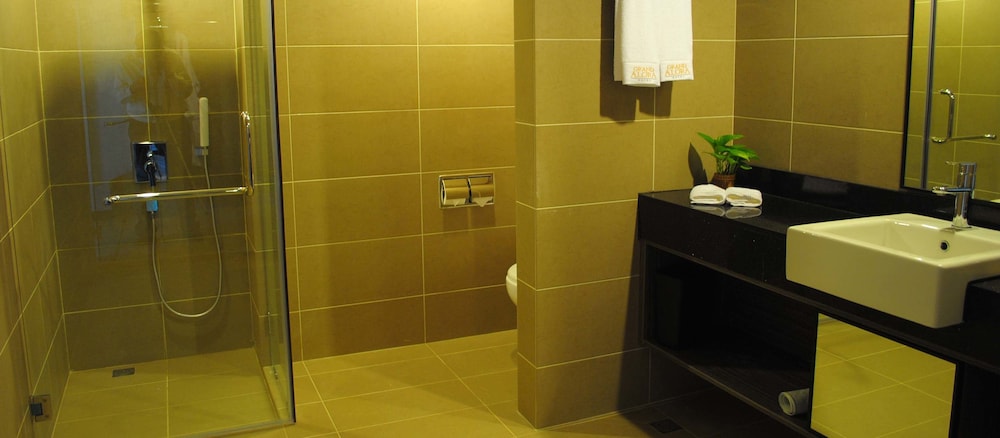 Grand Alora Hotel 6/49
