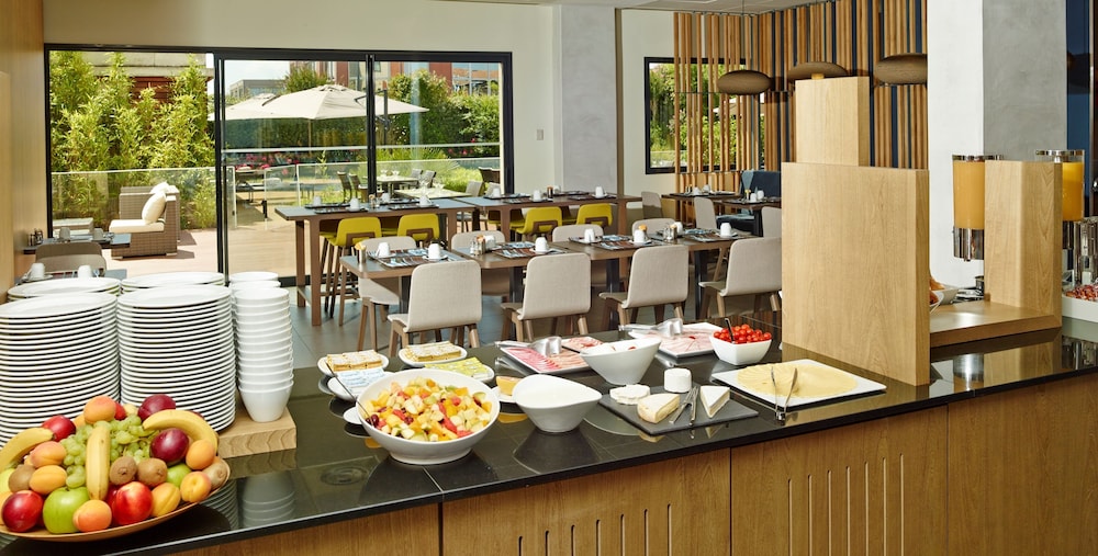 restaurant cafeteria