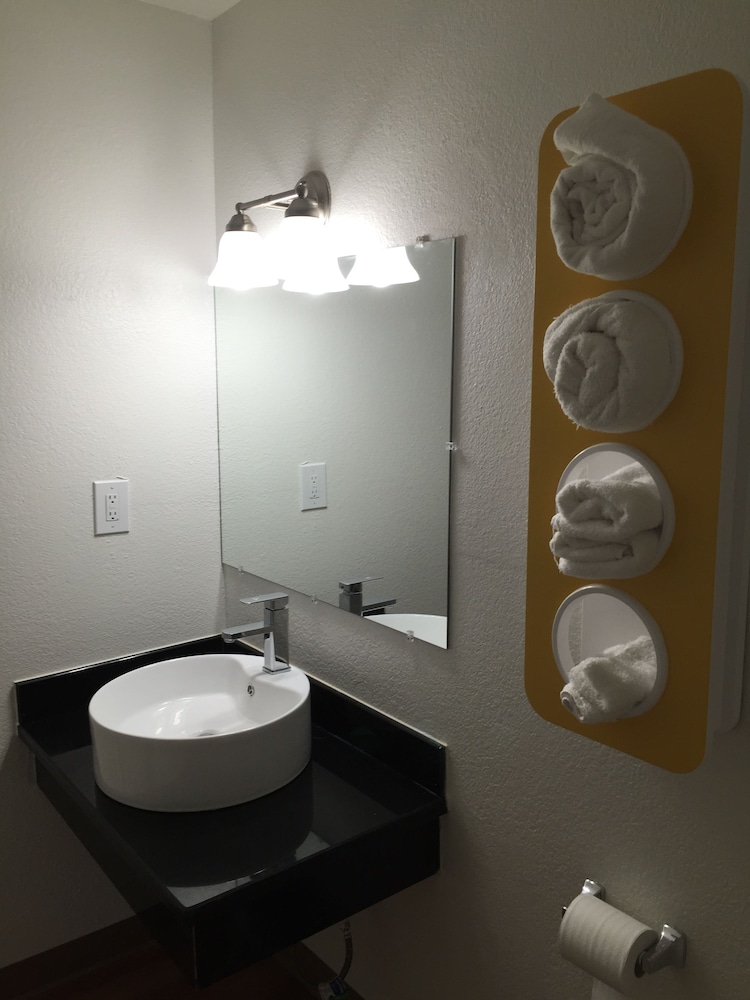 Motel6 Prairie Du Chien, WI 44/45