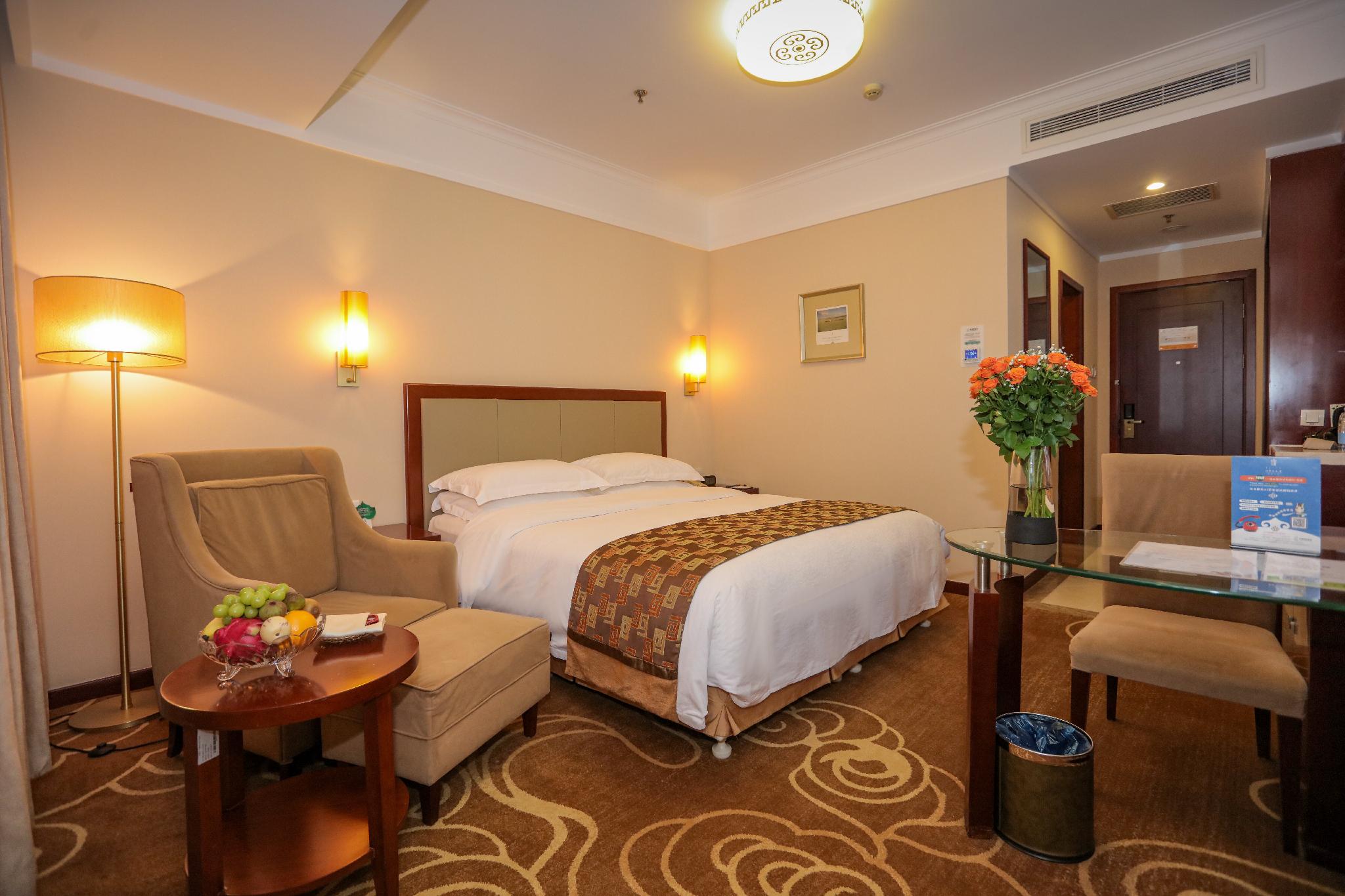 Standard, Queen Bed