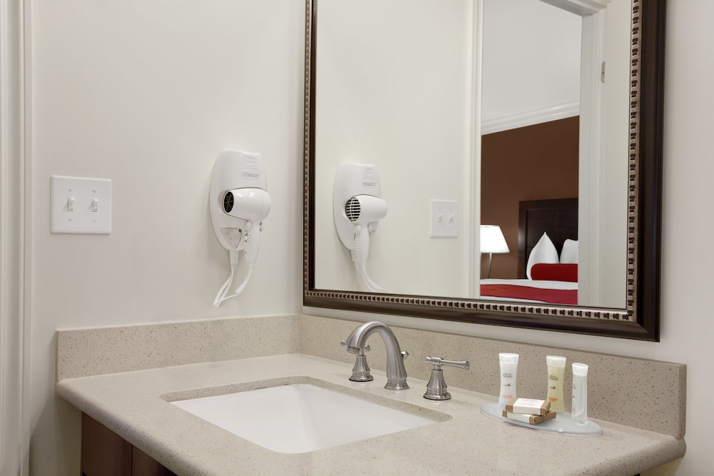 Best Western Plus LA Mid Town Hotel 17/37