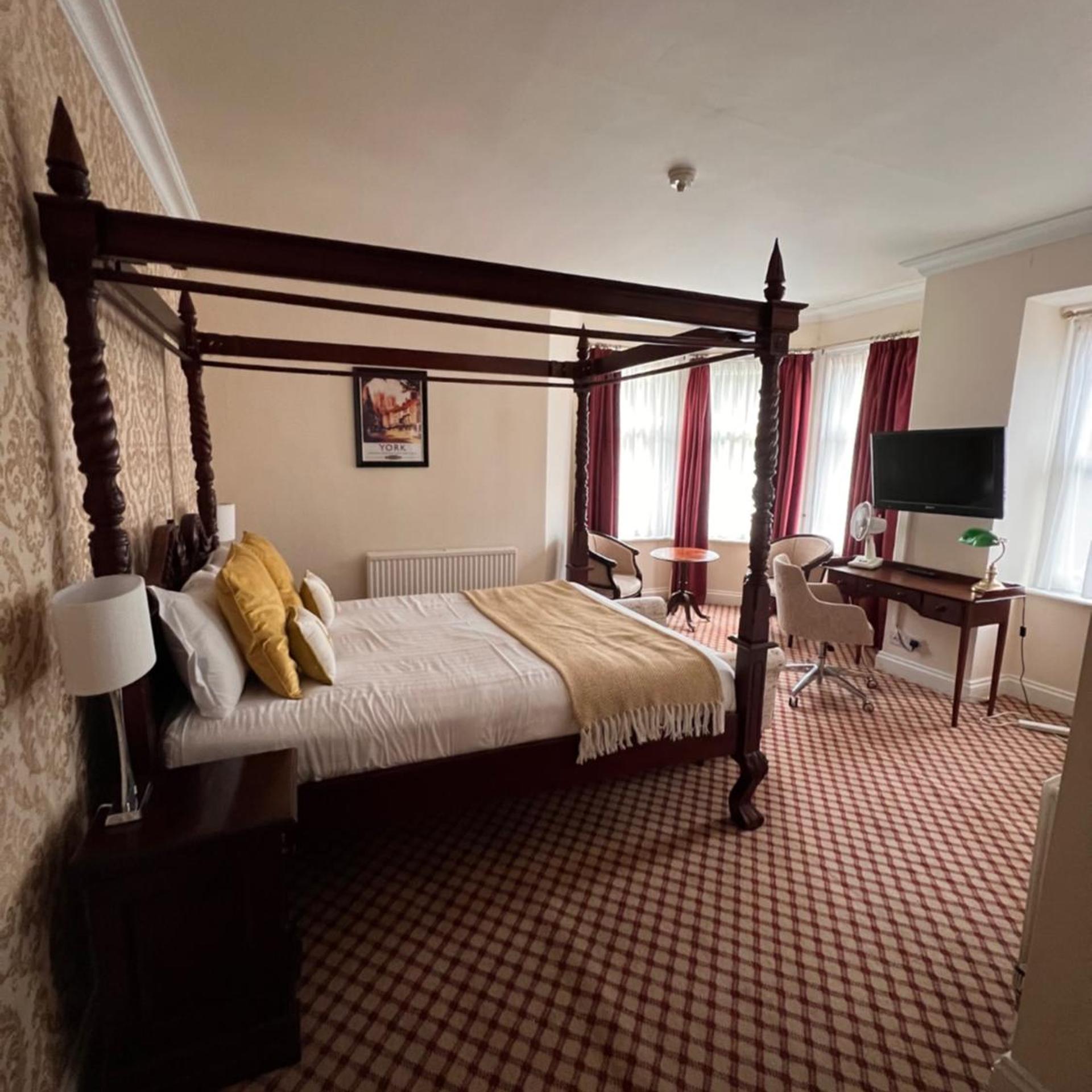 Four Poster, Double Bed