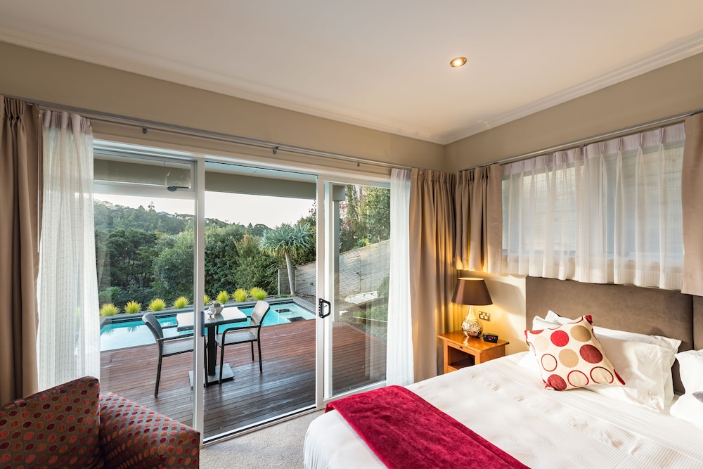 Decks of Paihia 25/44