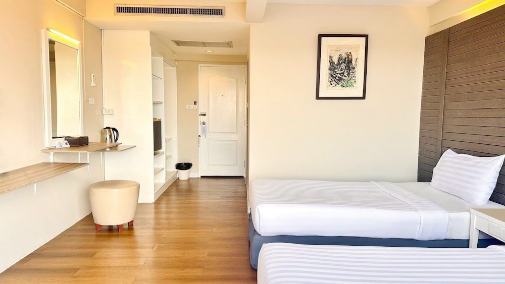 Ayothaya Riverside Hotel 16/51