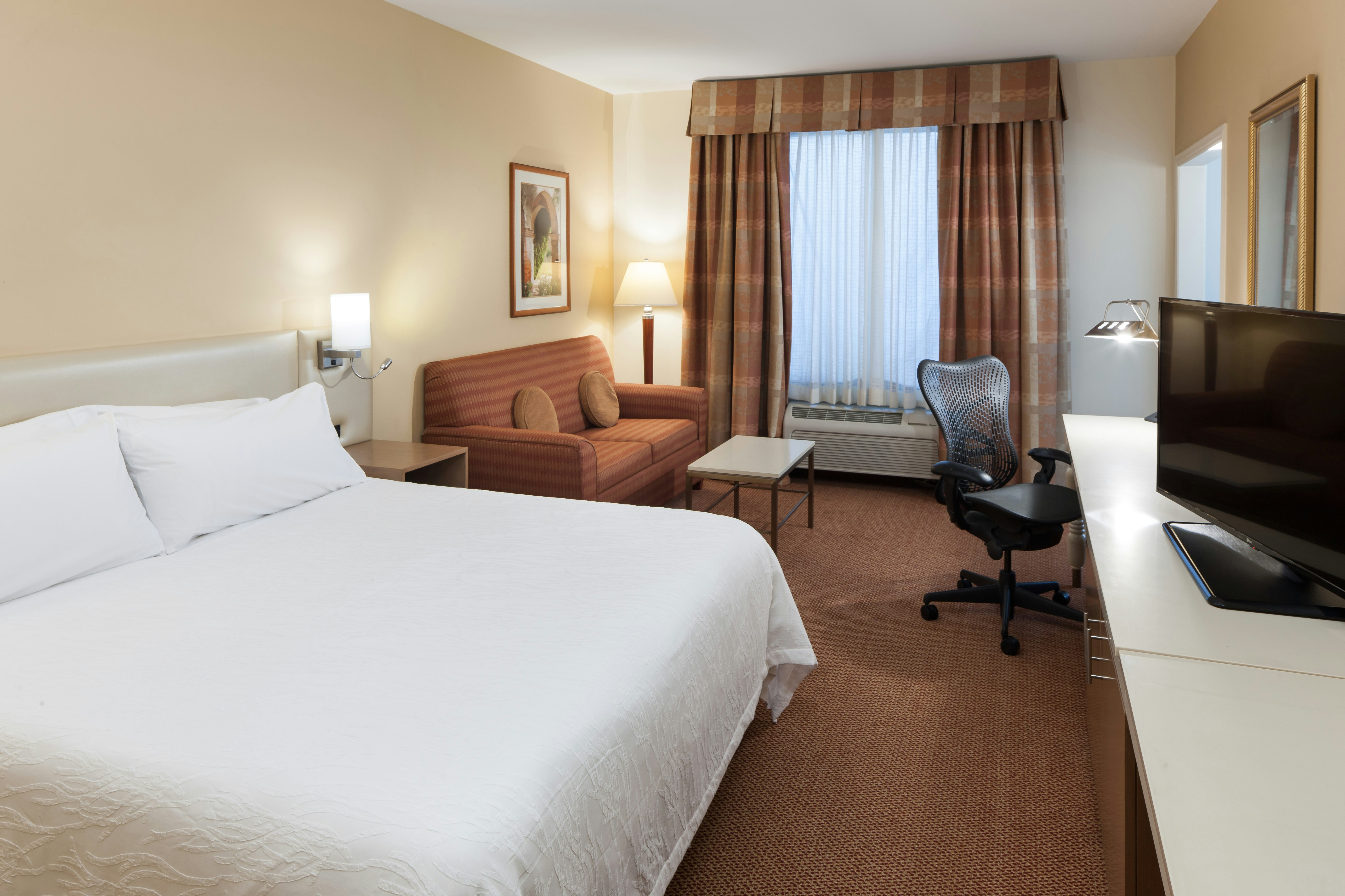 ROOM, KING BED, SOFA