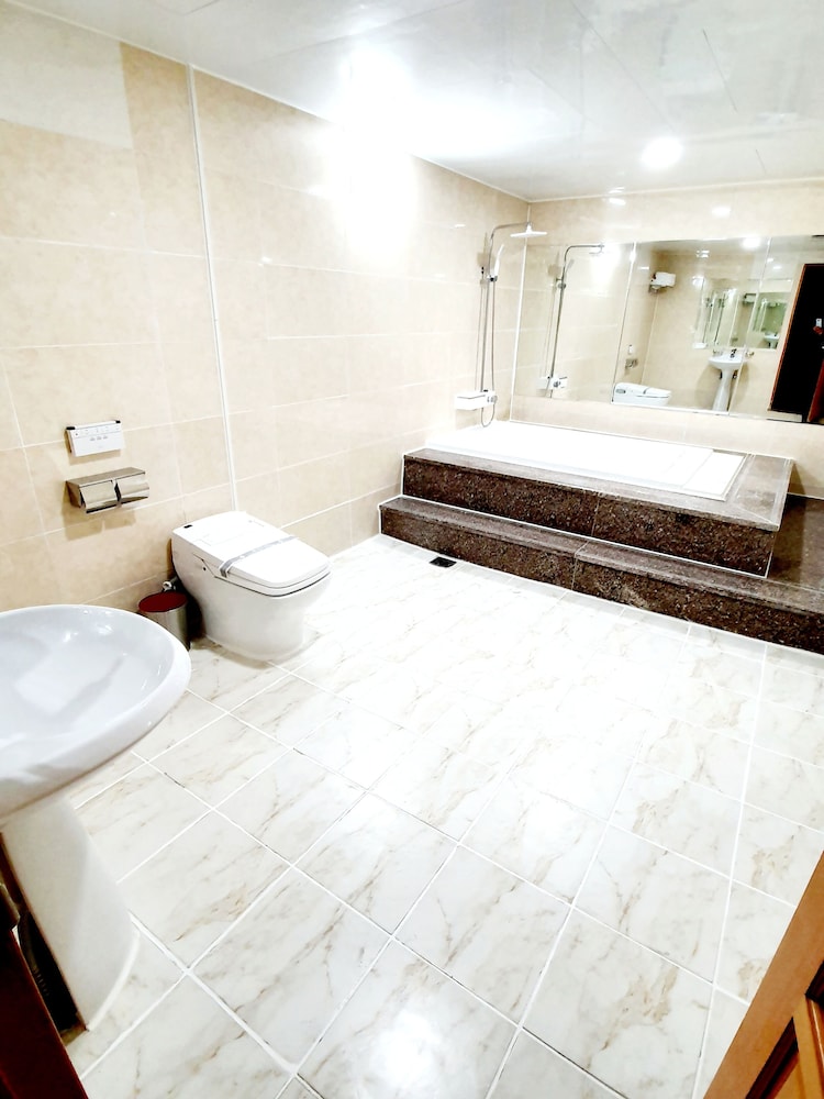 Uneed Hotel 18/60