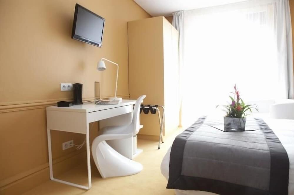 Cecyl Hotel 40/50