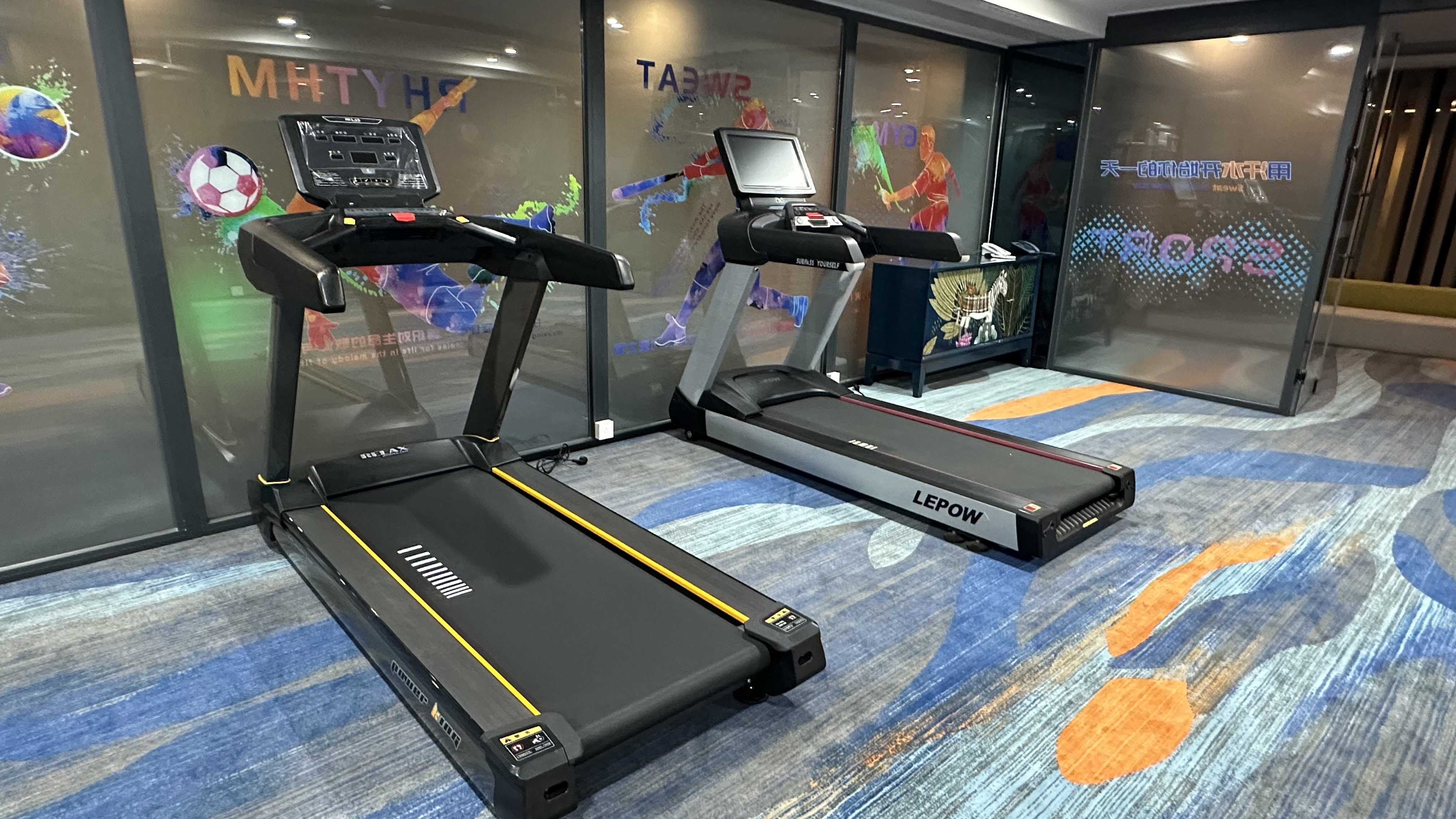 Holiday Inn Express Zhengzhou Zhengdong 36/73