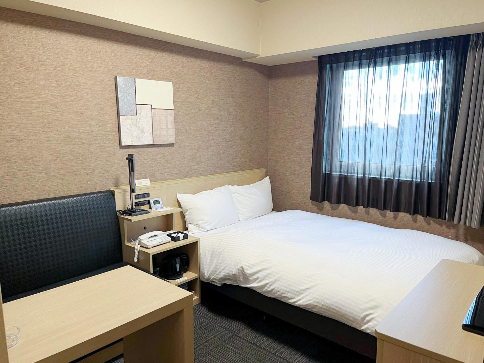 Semi Room, Semi Double Bed, Smoking
