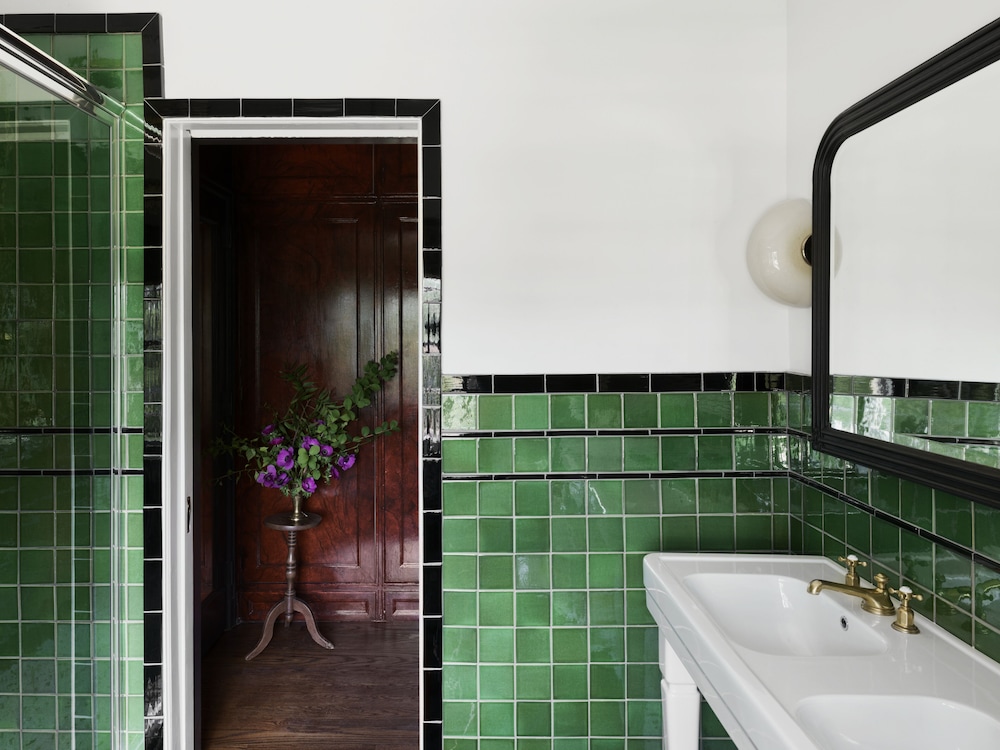 Commodore Perry Estate, Auberge Resorts Collection 64/68