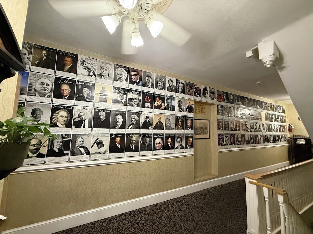 The Baron Hotel photo3