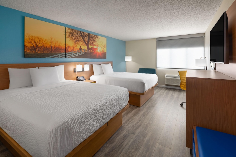 Days Inn & Suites by Wyndham Festus 26/60