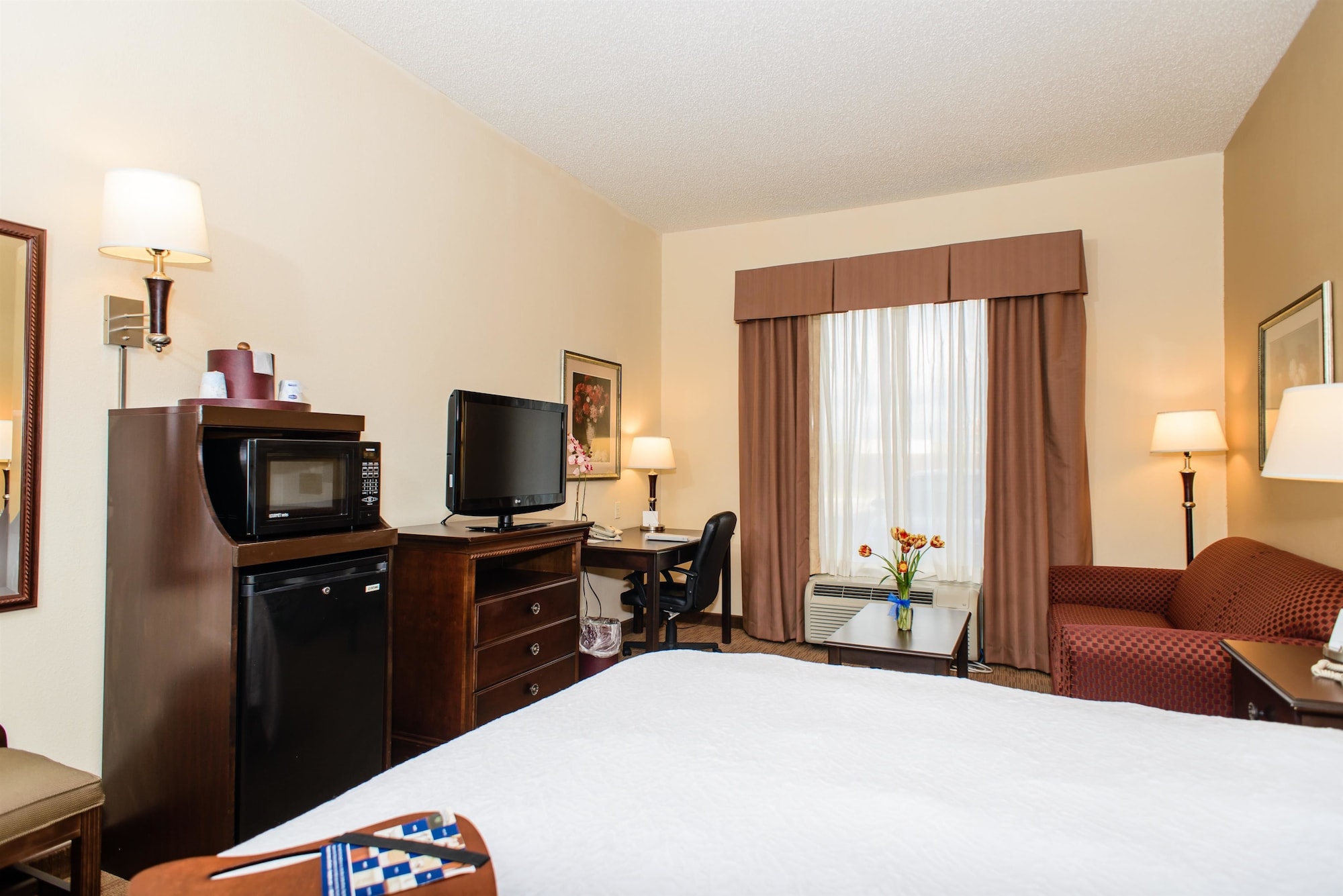 جناح بسرير كينج، Hampton Inn Victoria 2/7