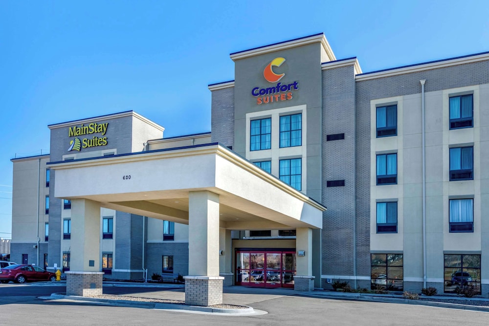 Comfort Suites Near Denver Downtown 20/28