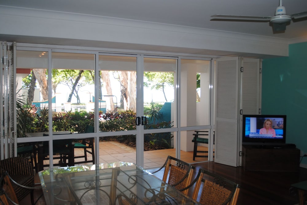 Beachview Apartments at Villa Paradiso 24/50