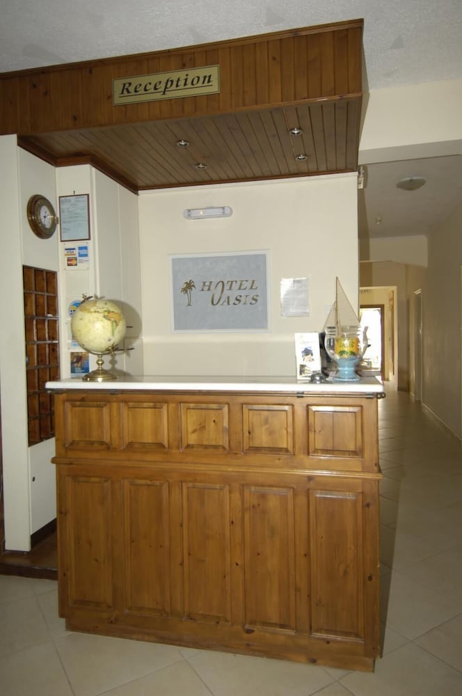 Oasis Hotel 6/25