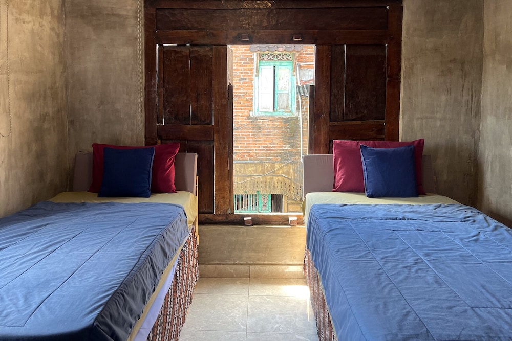 Twospaces Living At Bunga Desa 18/50
