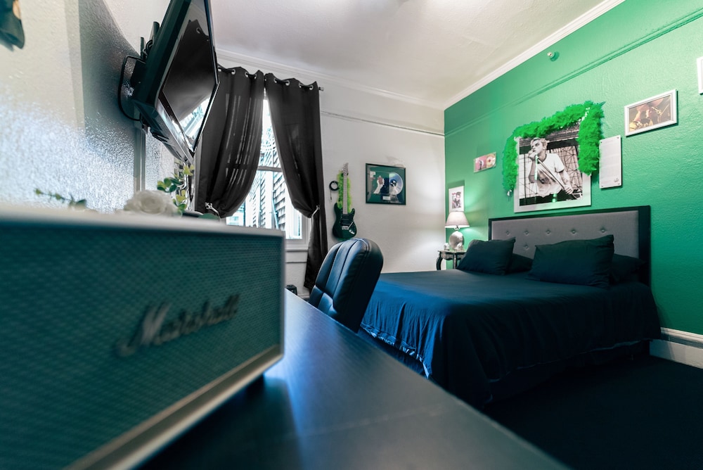 Music City Hotel 30/55