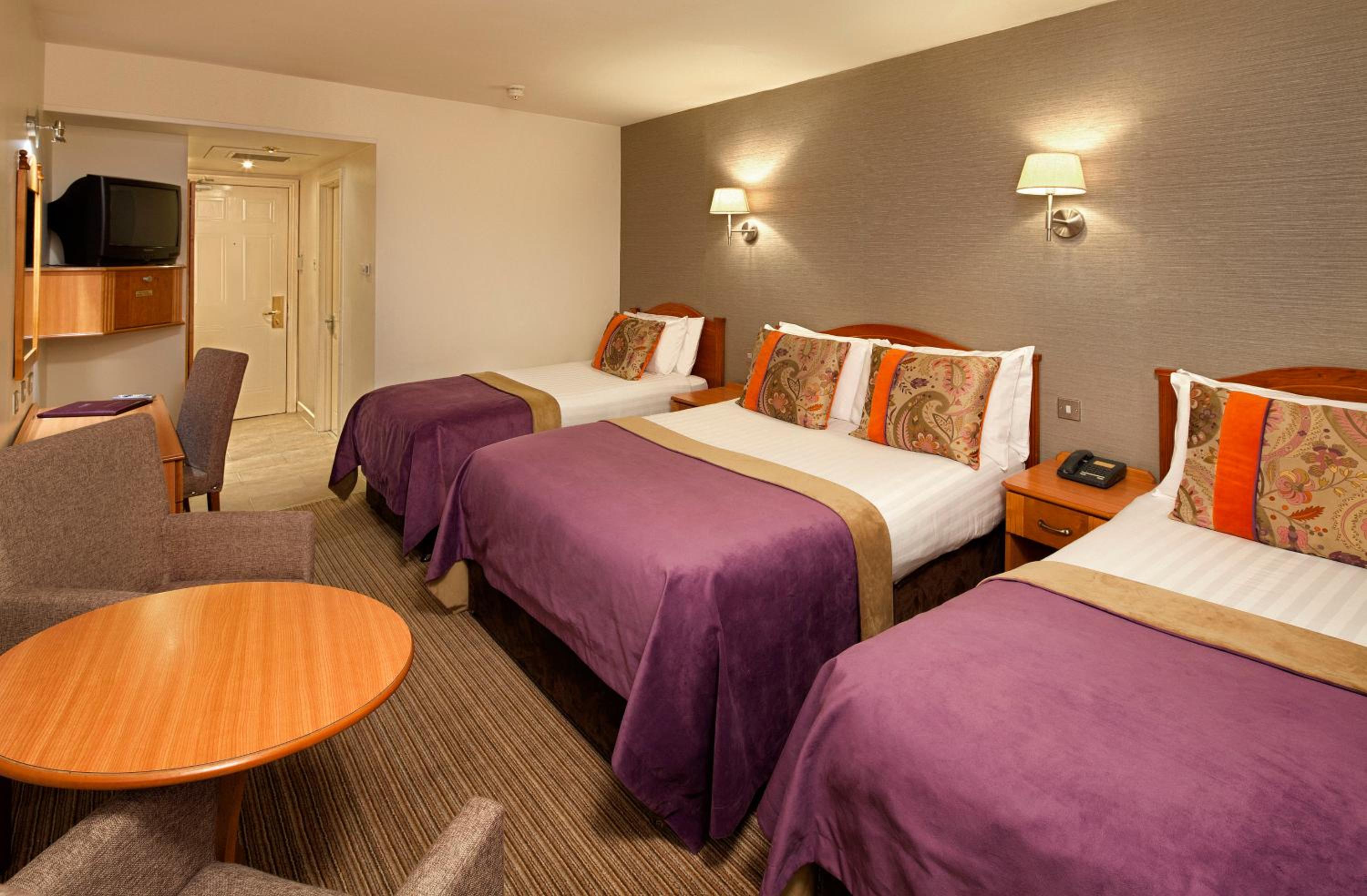 ROOM, TRIPLE