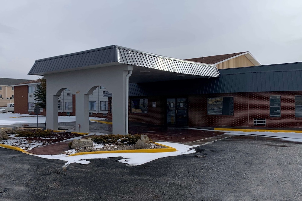 Days Inn by Wyndham Rawlins 1/64