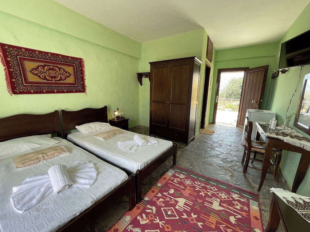 Arolithos Traditional Cretan Village 8/50