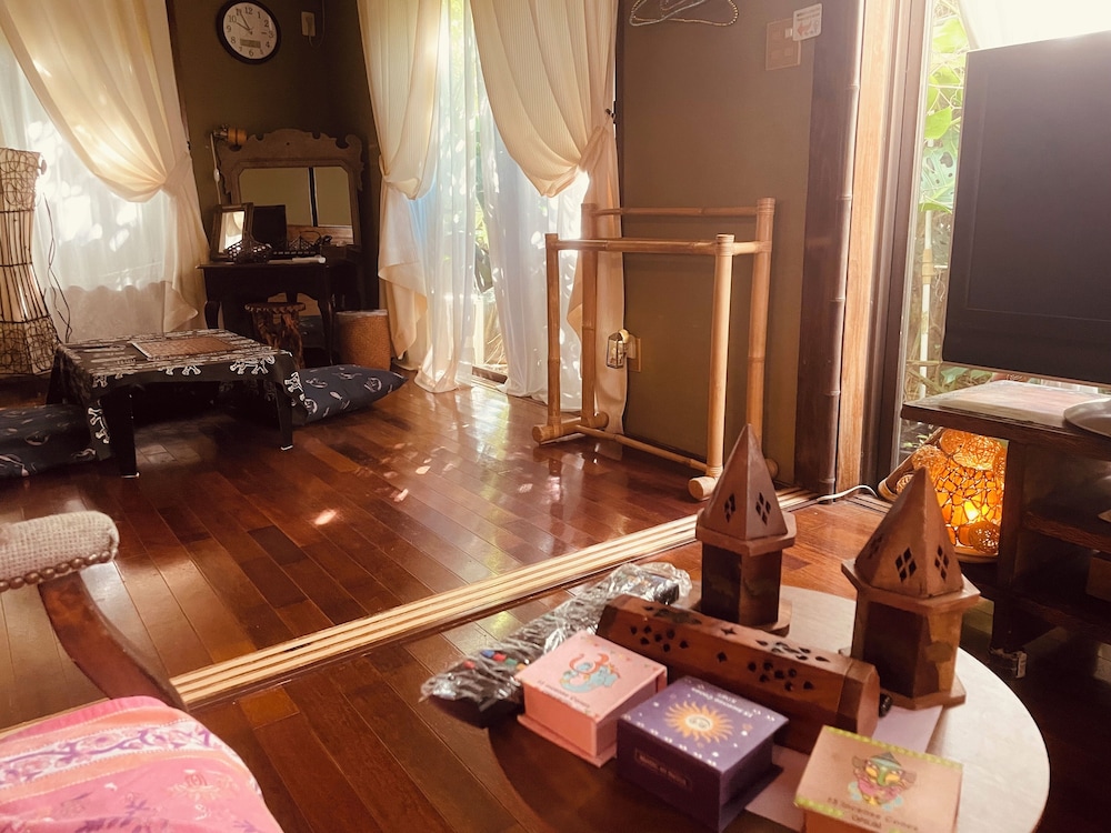 Milk-Ya Women-Only Guest House 20/50
