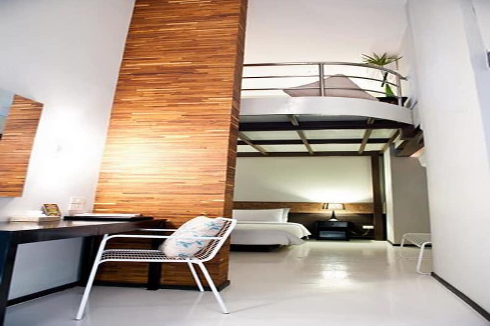 S2 Hotel 45/68