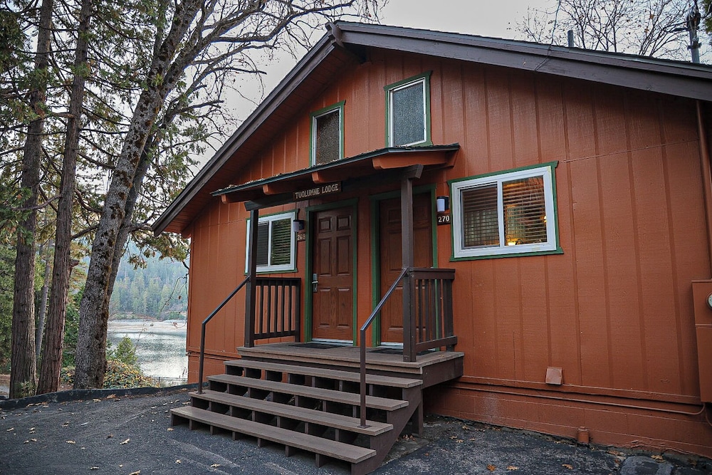 The Pines Resort 2/47