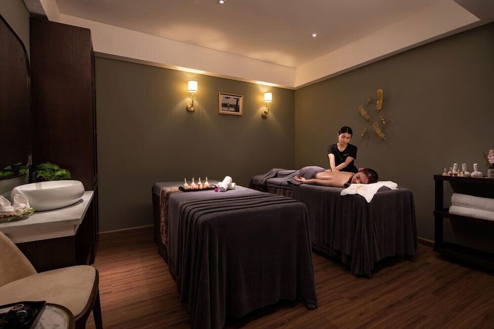 THE WATSON PREMIUM HALONG HOTEL 25/50