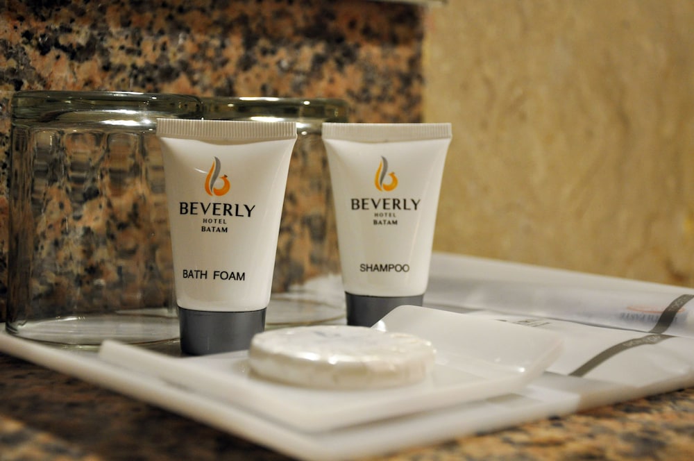 Beverly Hotel Batam photo2