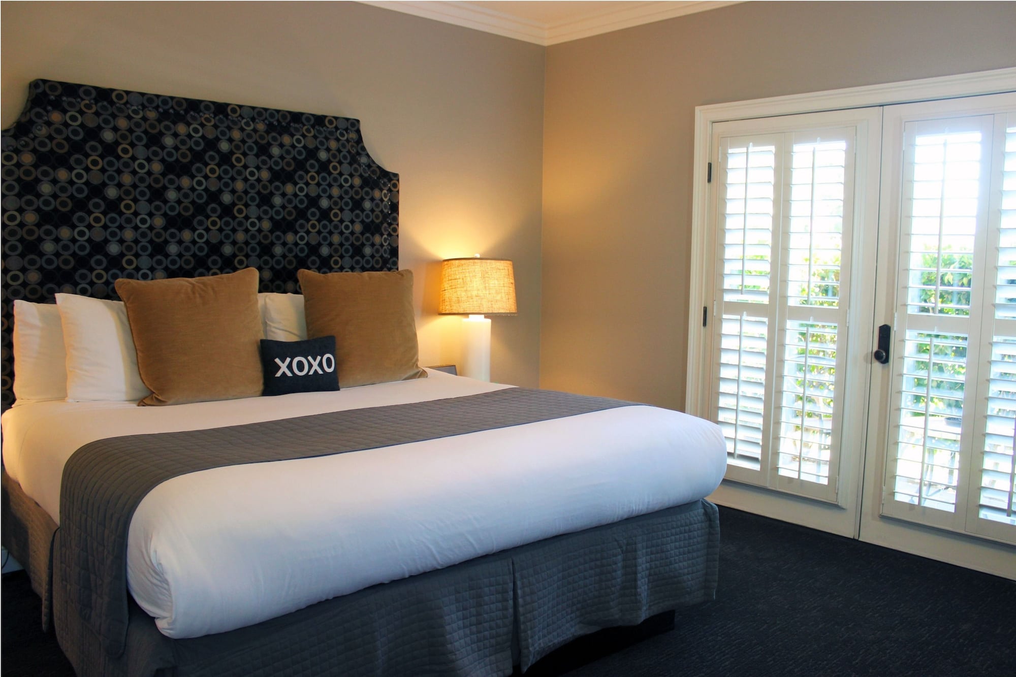 STANDARD, KING BED