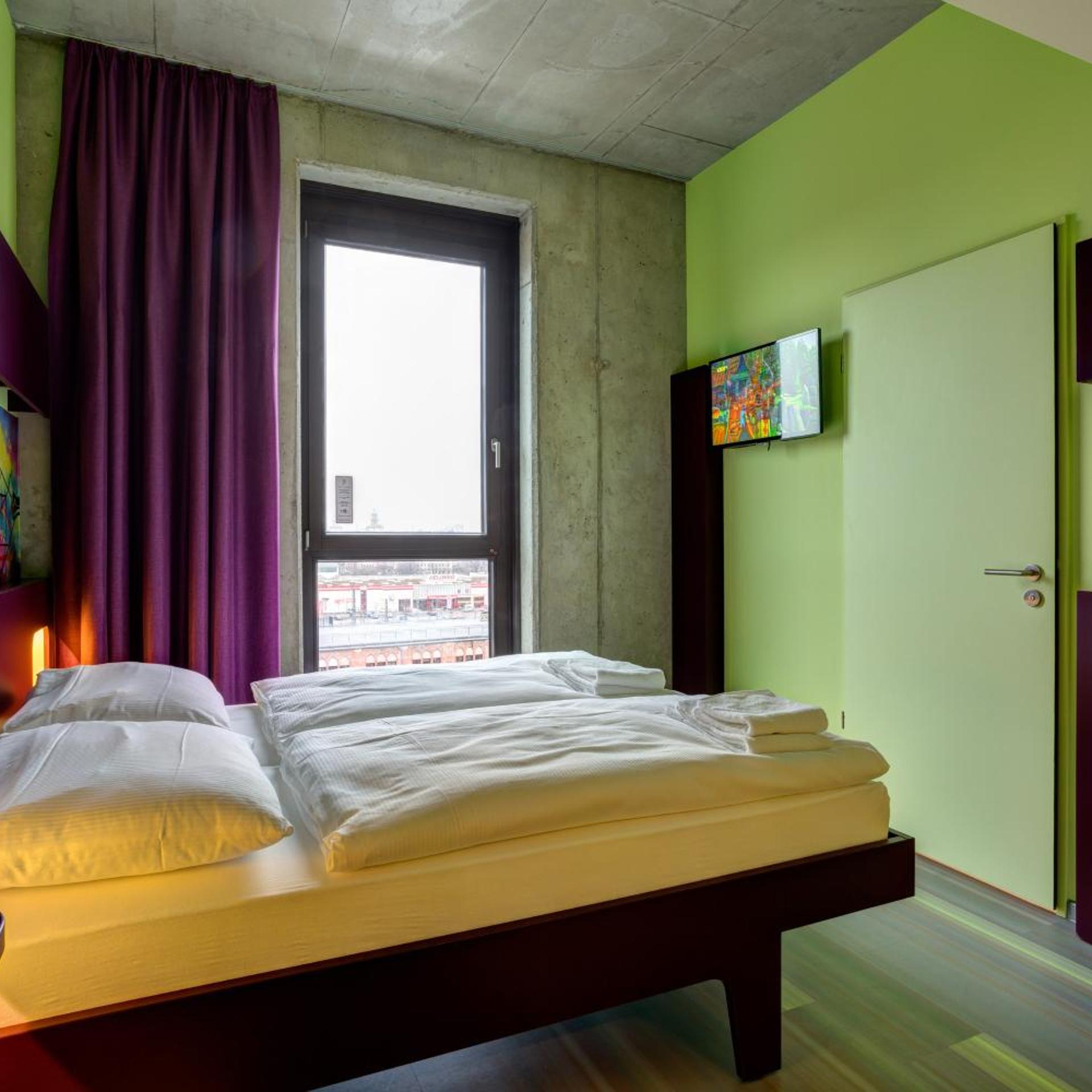 MEININGER Hotel Berlin East Side Gallery 13/52