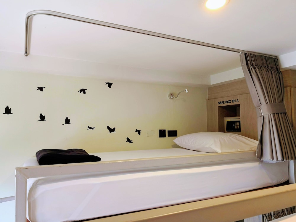 PRIVATE, BUNK BED